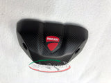 Couvre compteur en carbone de la marque Carbonvani pour une Ducati Streetfighter V4