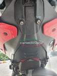 Dessous de selle en carbone noir mat de la marque Carbonvani pour Ducati Streetfighter v4