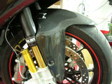 Garde boue avant en carbone noir brillant de la marque Carbonvani pour Ducati Superbike 848, 1098 et 1198.